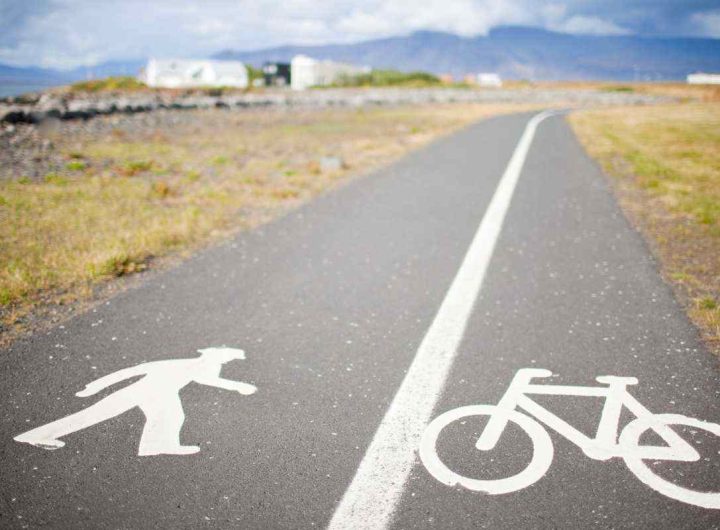 Meglio camminare o andare in bici