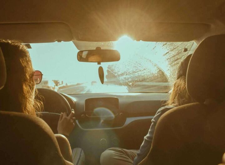 Persone in auto sei sanzioni