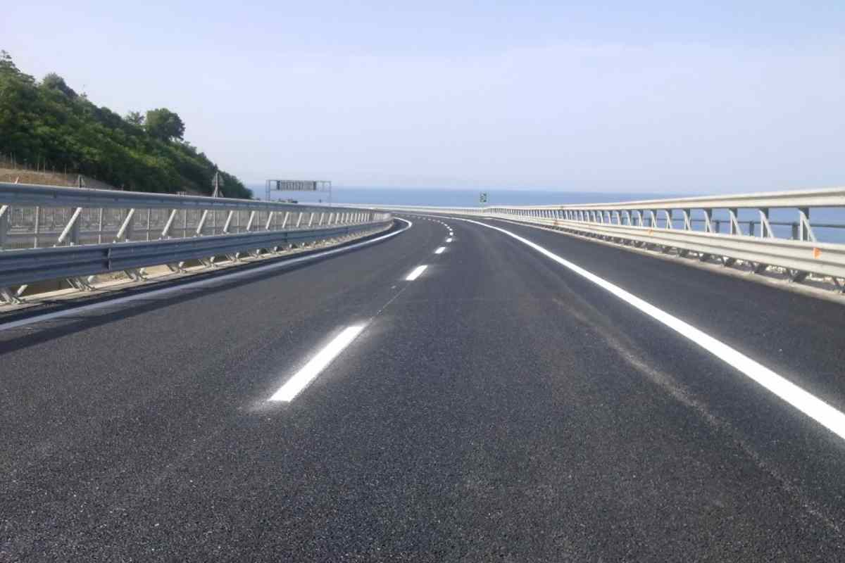 Retromarcia in autostrada
