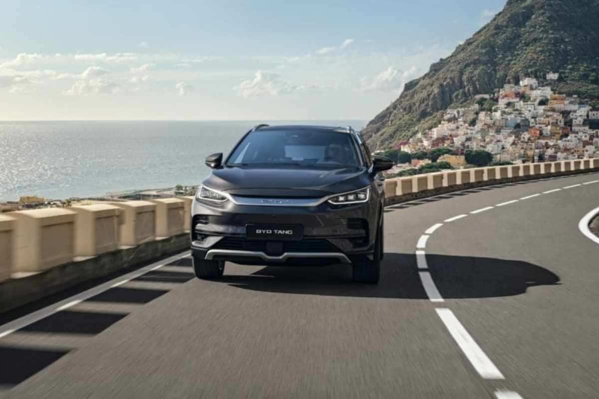Il nuovo SUV BYD Tang L