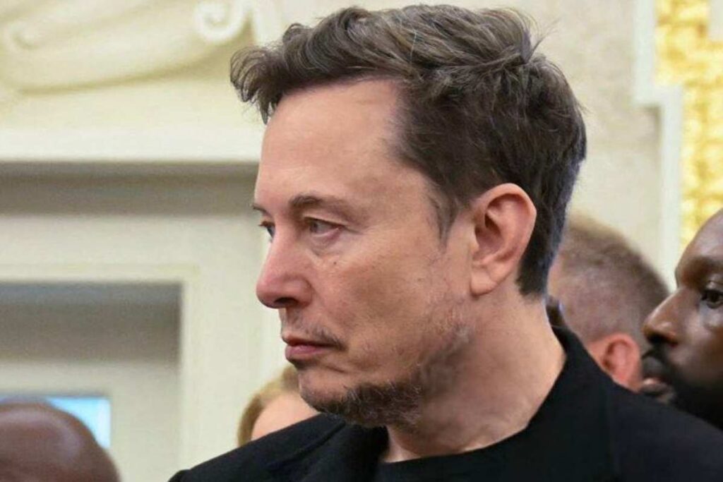 Elon Musk permanenza Tesla