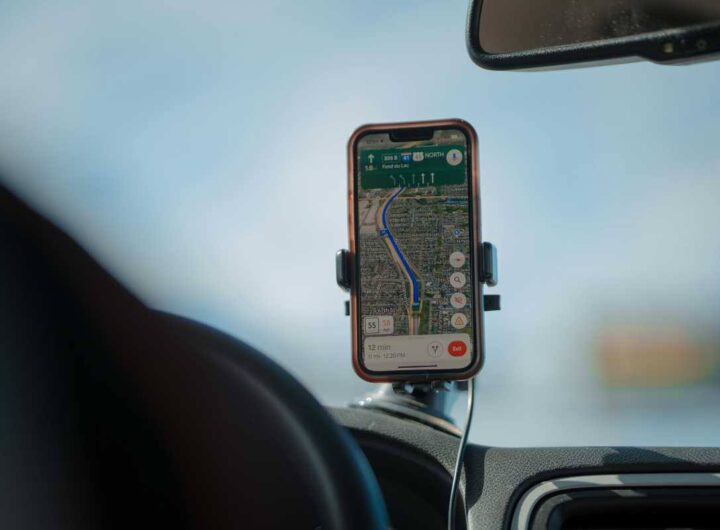 Supporto telefono auto legge