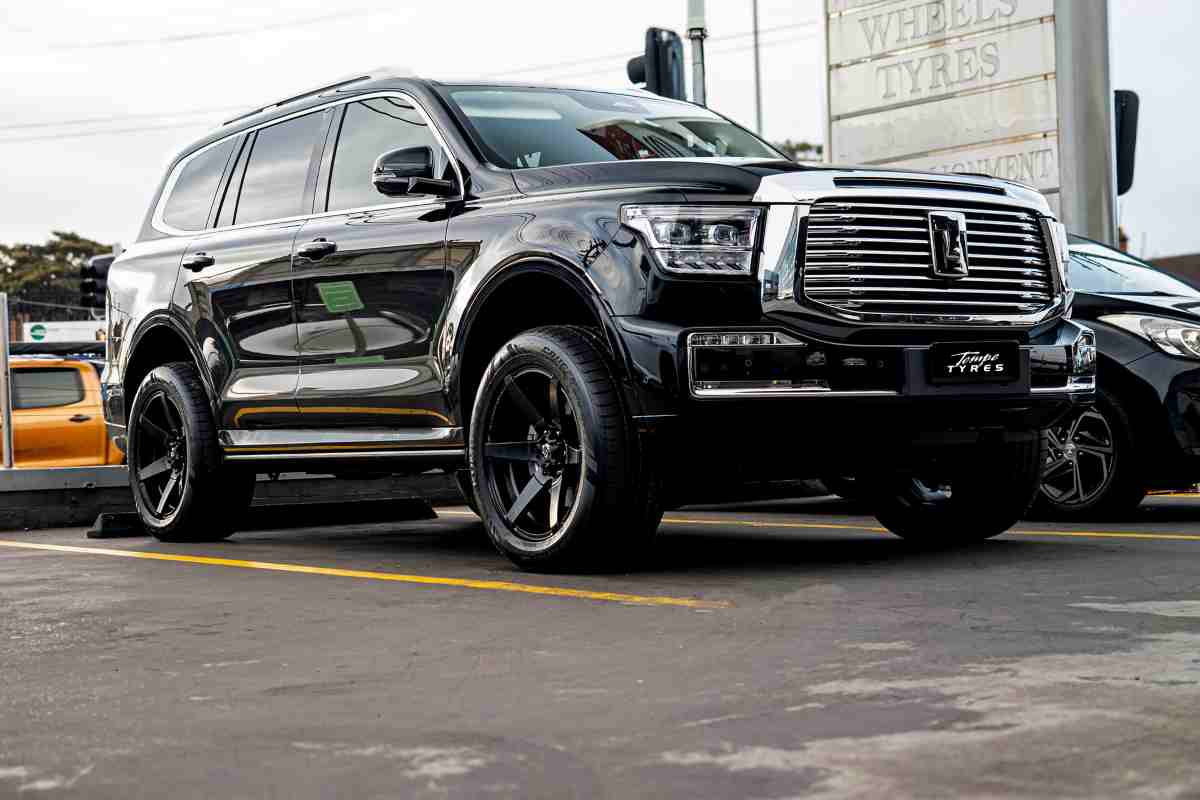 Nuovo motore cinese V8
