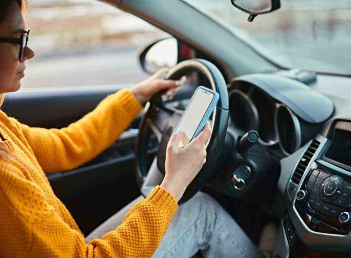 Multa telefono auto