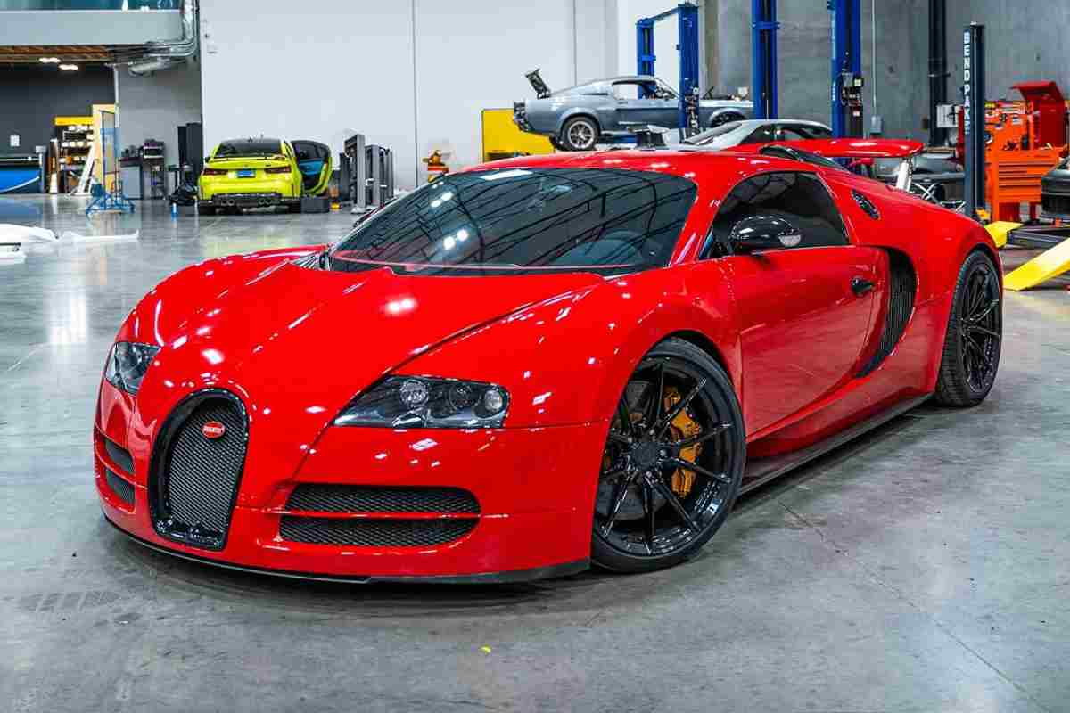 Riparazione costosa Bugatti Veyron