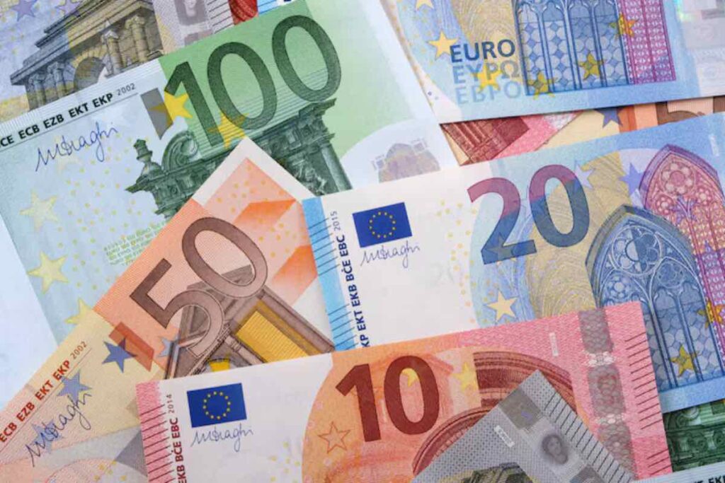 Soldi stipendio euro