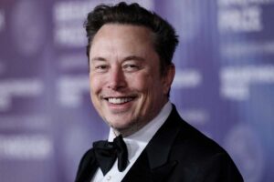 Tesla Robotaxi giugno