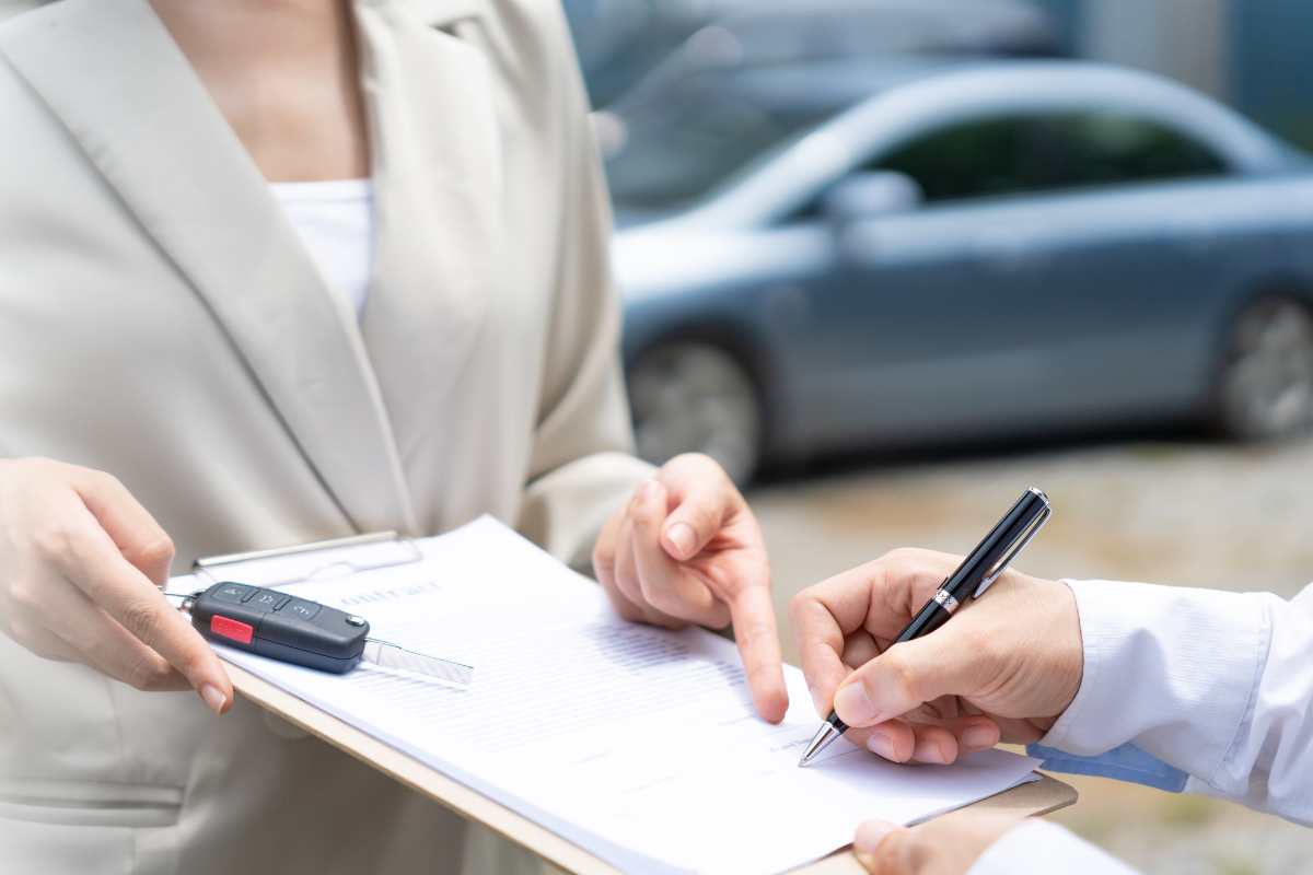 Leggere contratto auto usata