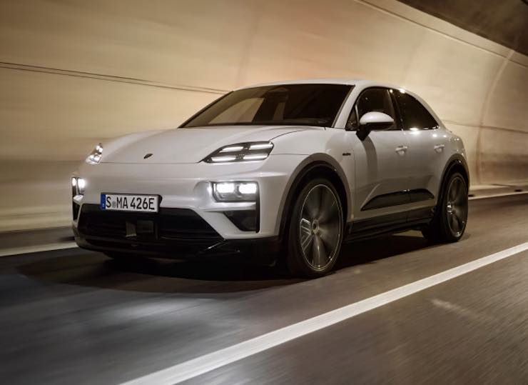 Porsche Macan Record