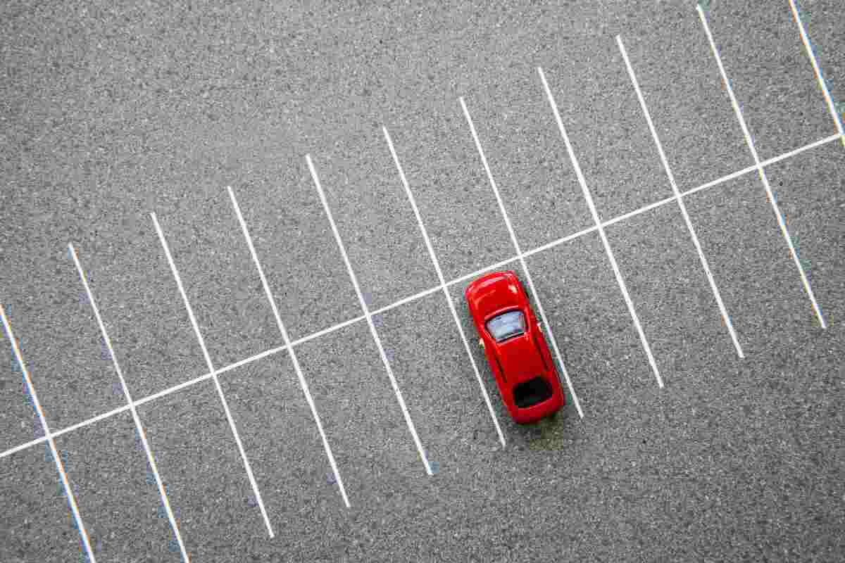 Parcheggio auto allarme 