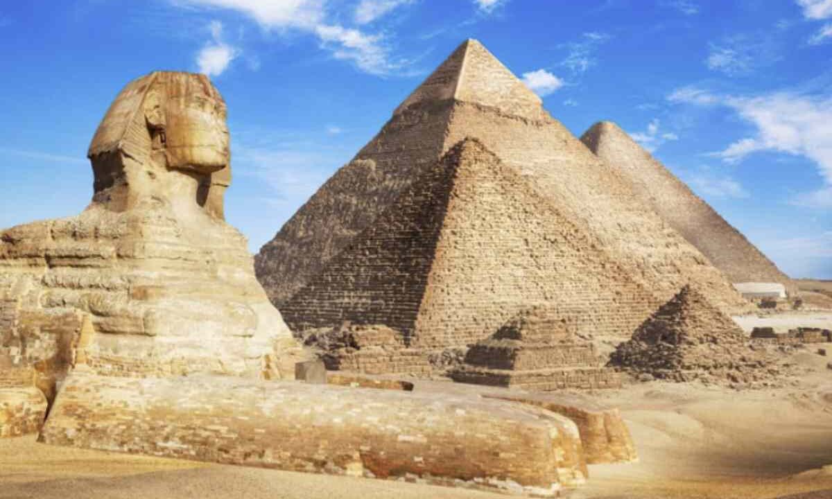 Un muro di pietra risalente a 23.000 anni fa, identificato come la struttura costruita dall’uomo più antica mai ritrovata