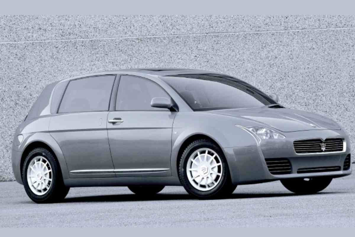 La Maserati Buran fu una delle prime a ipotizzare questa nuova filosofia, anticipando concetti ora diffusi in modelli come la Mercedes-Benz EQV